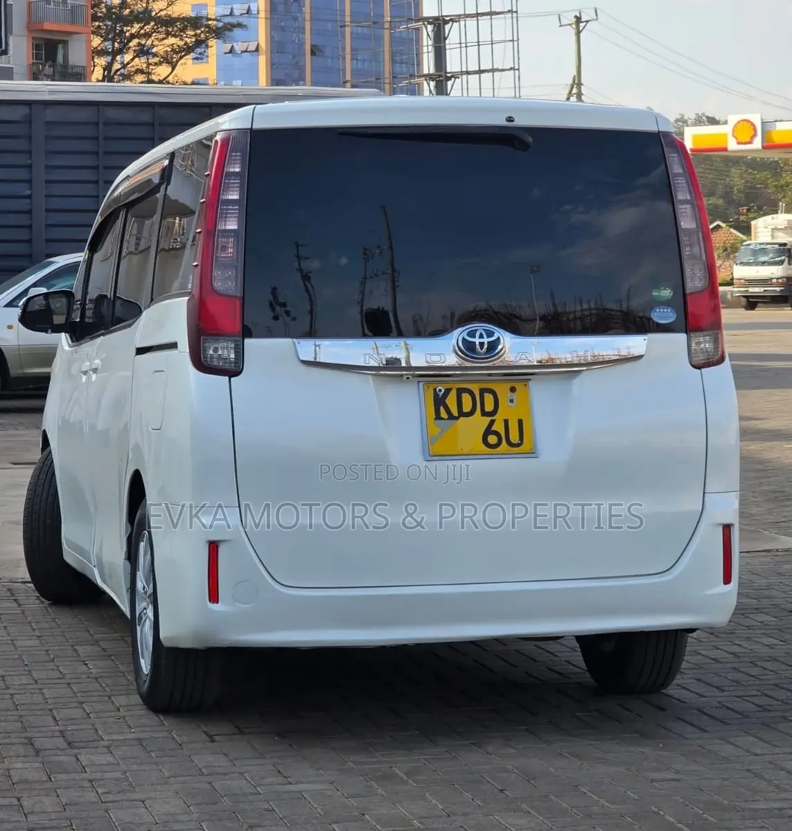 Toyota Noah 2014 White