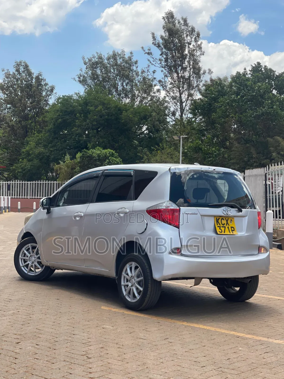 Toyota Ractis 2012 Silver