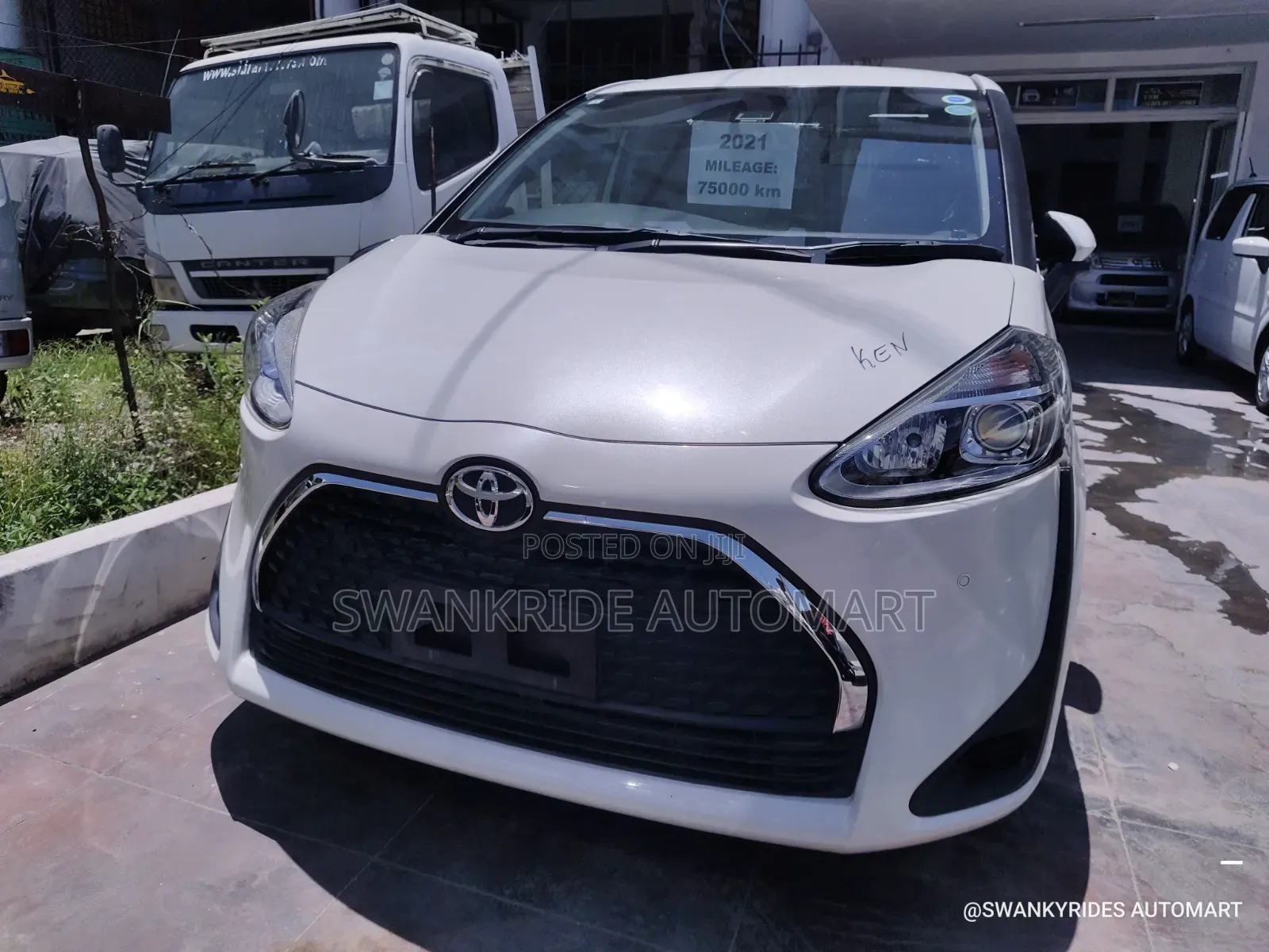 Toyota Sienta 1.5 FWD 2020 White
