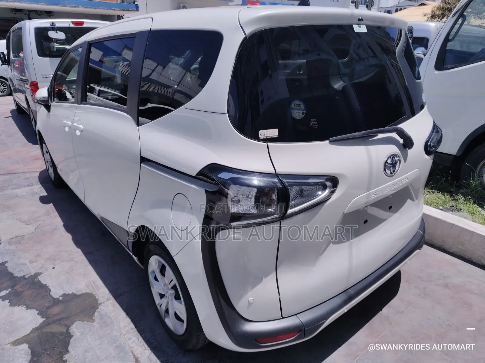 Toyota Sienta 1.5 FWD 2020 White