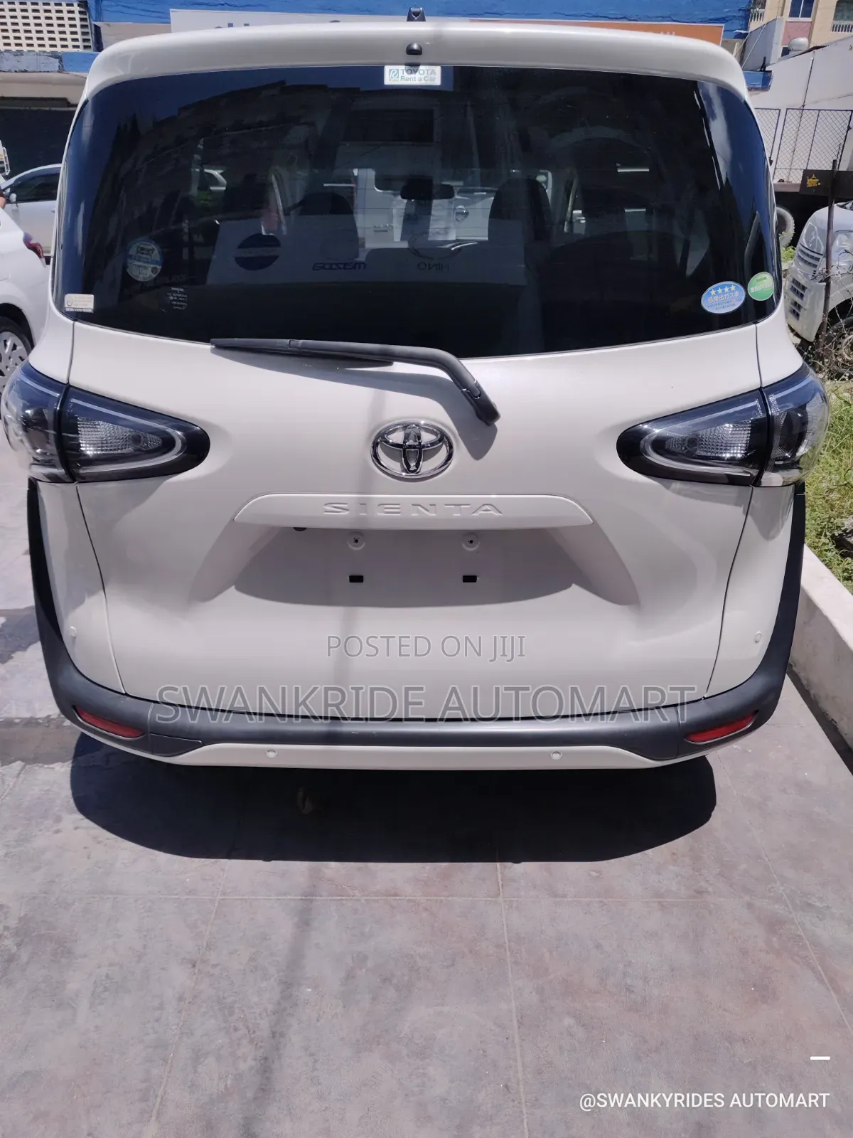 Toyota Sienta 1.5 FWD 2020 White