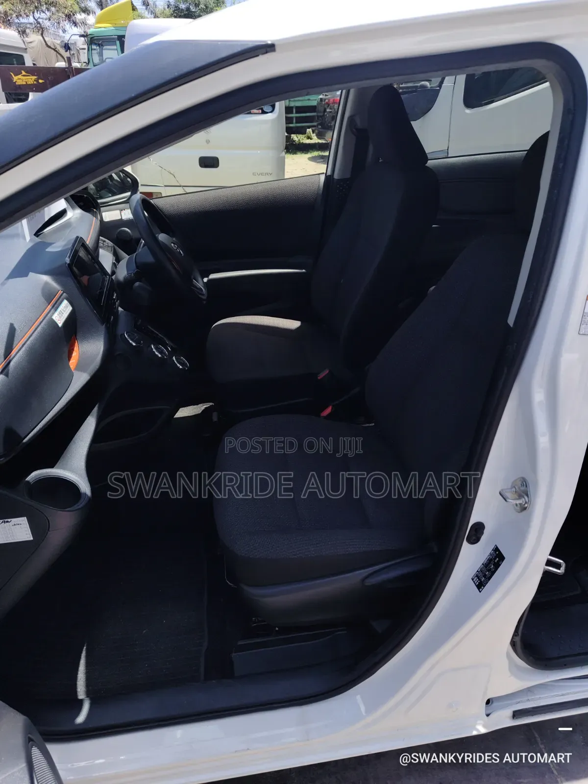 Toyota Sienta 1.5 FWD 2020 White