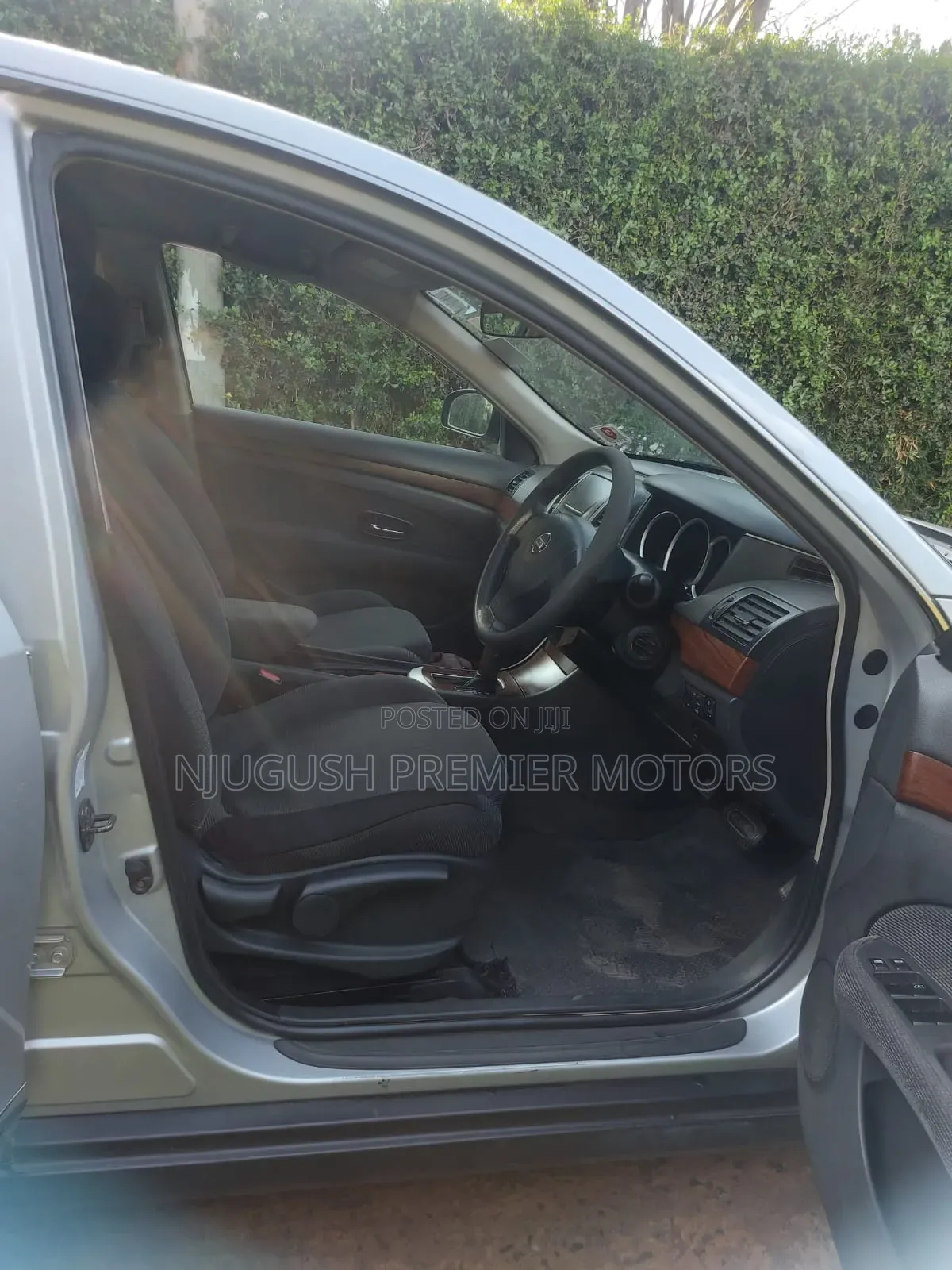 Nissan Sylphy 2010 Silver