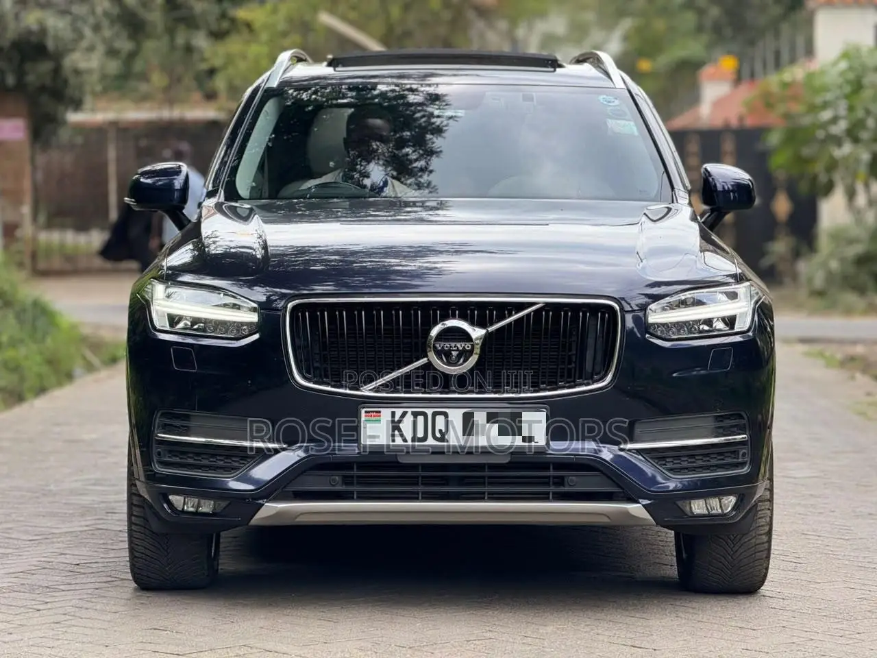 Volvo XC90 T5 Momentum AWD 2019 Blue