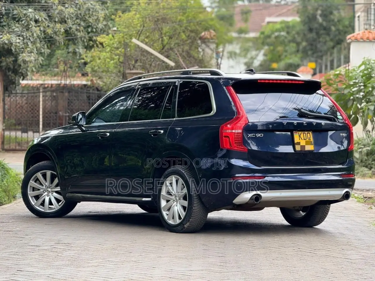 Volvo XC90 T5 Momentum AWD 2019 Blue