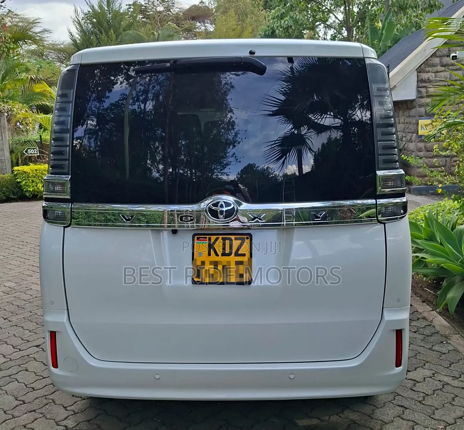 Toyota Voxy X 2WD 8-Seater 2019 White