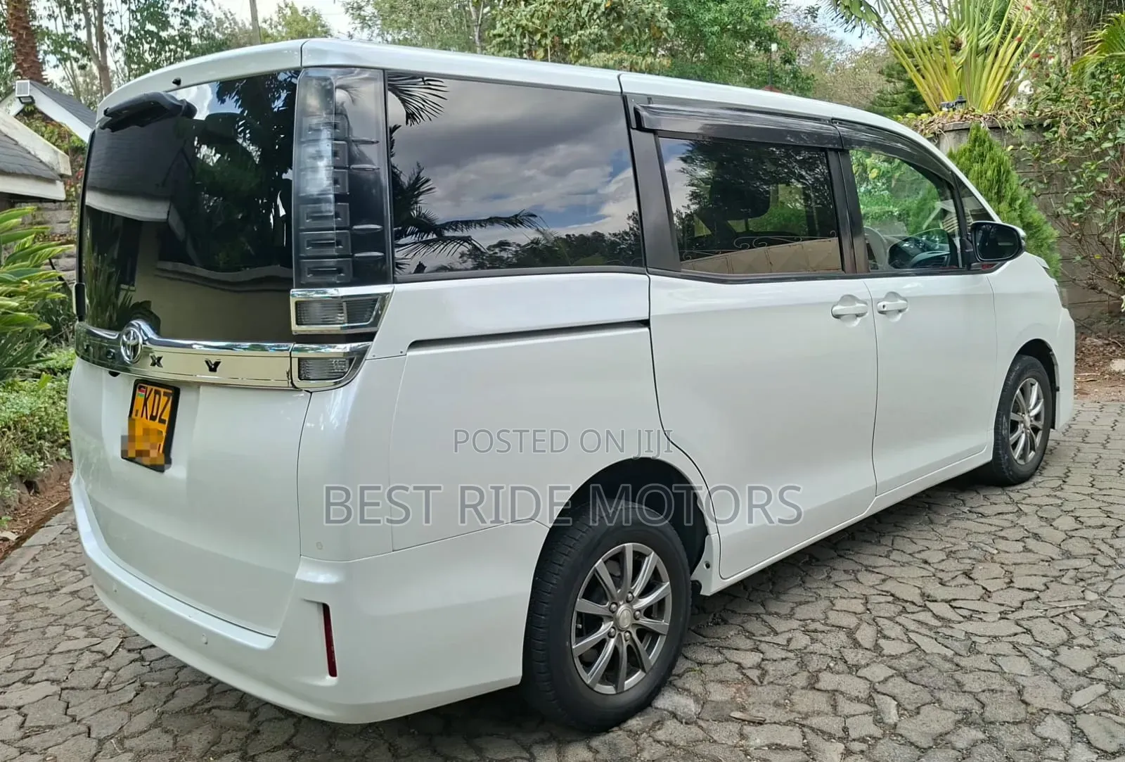 Toyota Voxy X 2WD 8-Seater 2019 White