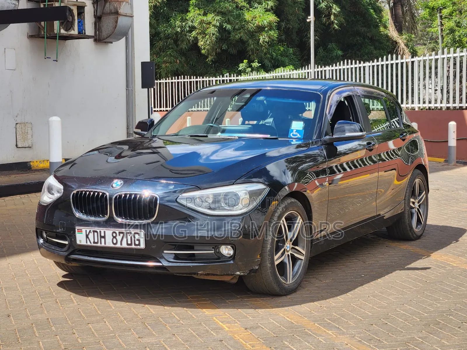 BMW 120i 2015 Black