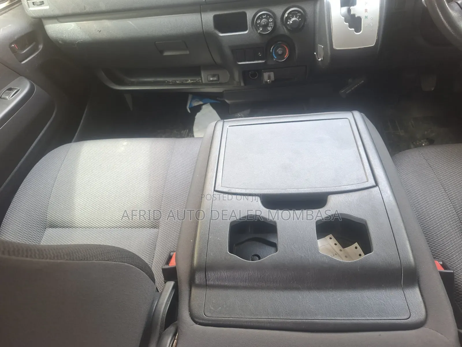 Toyota HiAce 2019 White