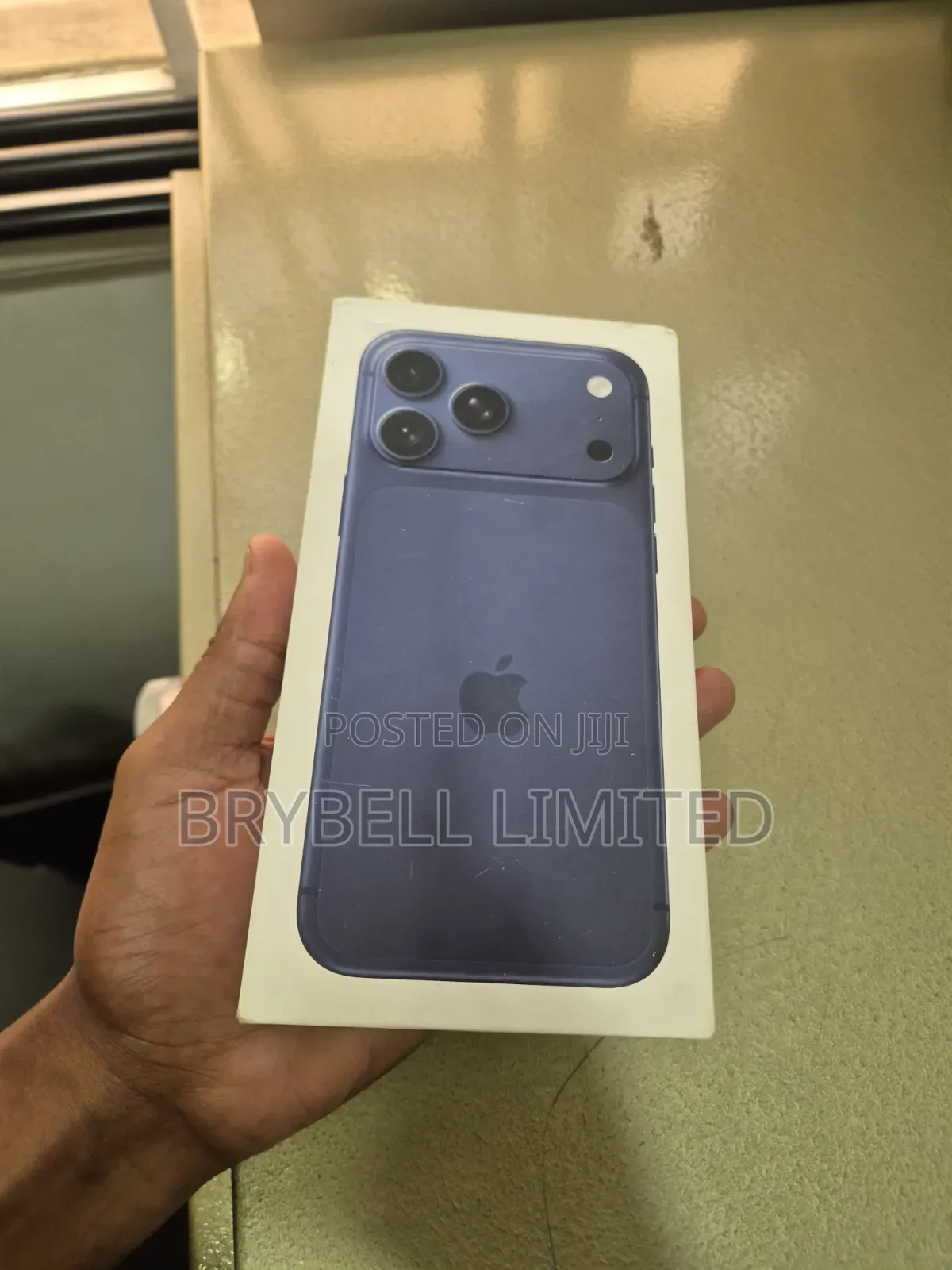 New Apple iPhone 17 Pro Max 256 GB Blue