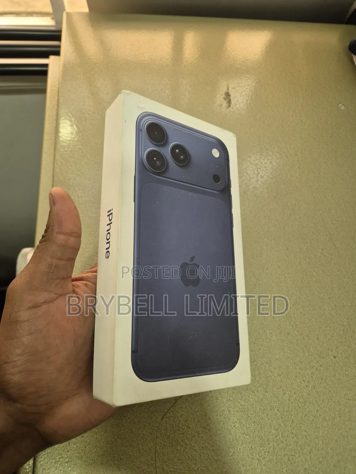 New Apple iPhone 17 Pro Max 256 GB Blue