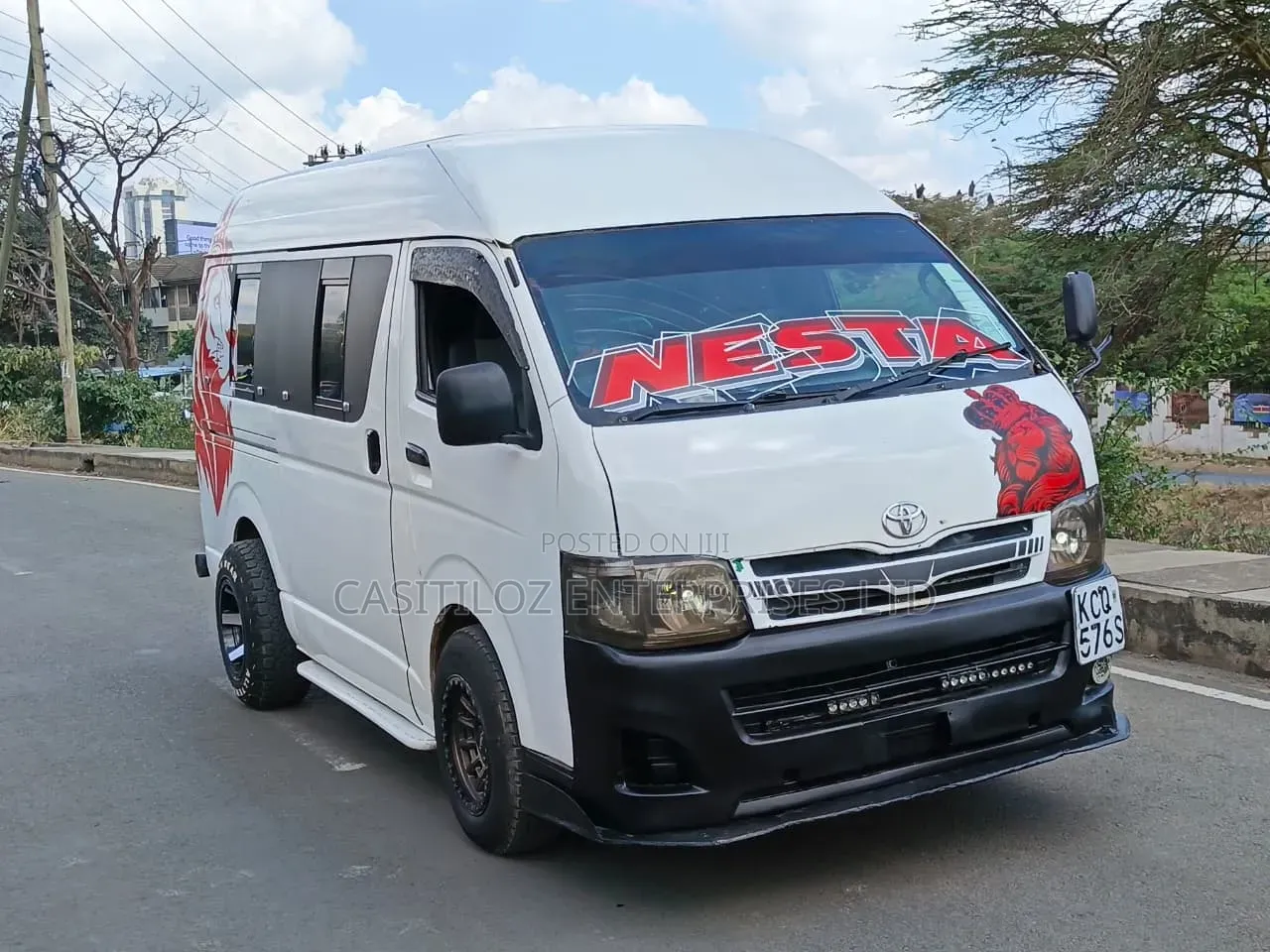 Toyota HiAce 2011 White