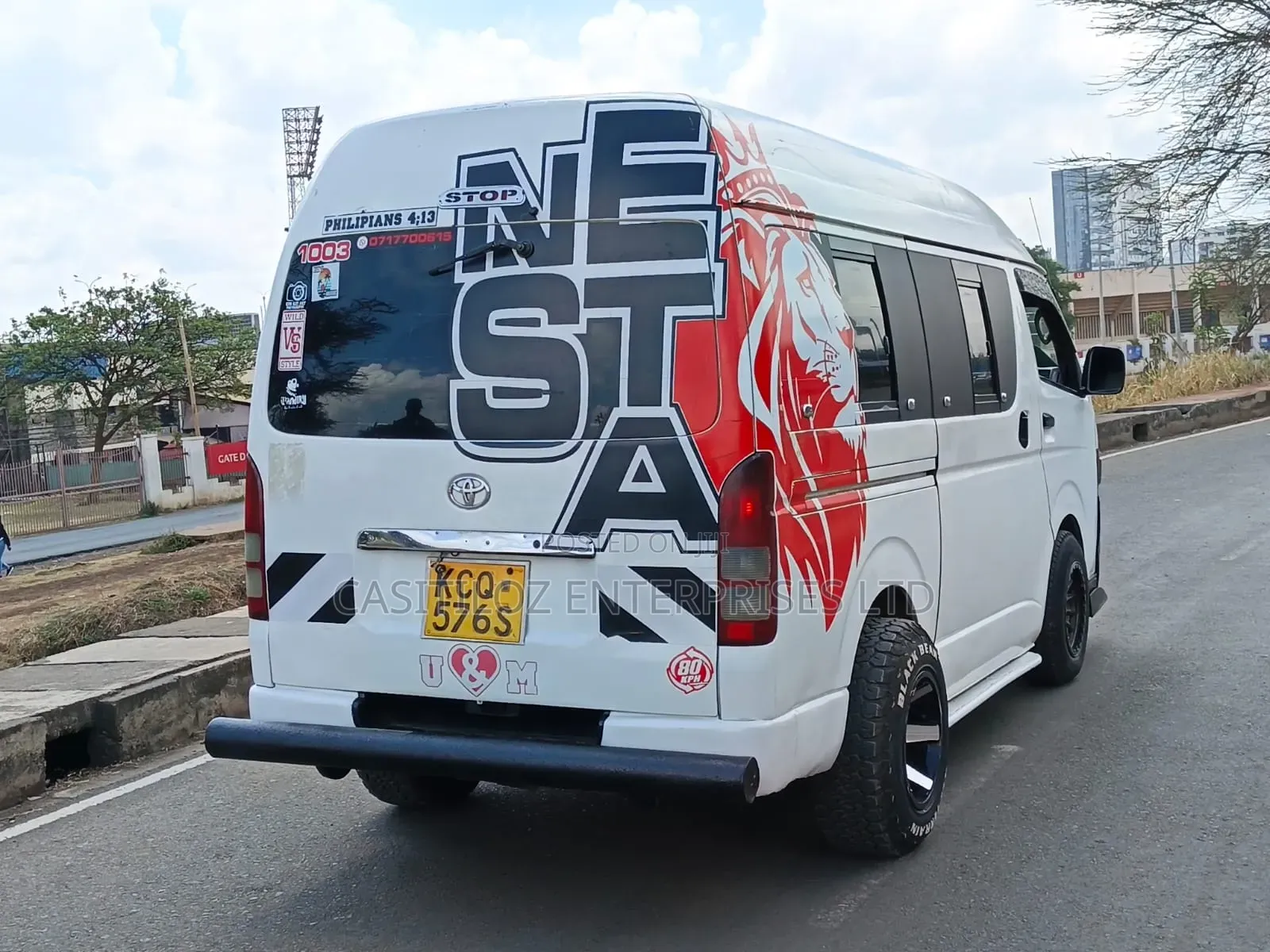 Toyota HiAce 2011 White