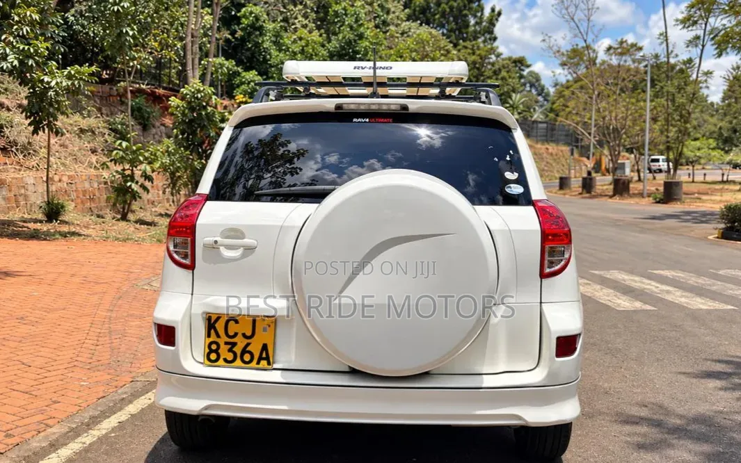 Toyota RAV4 4x4 2009 White