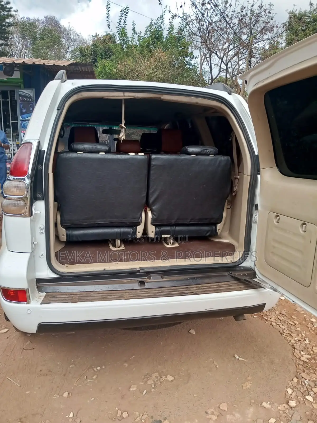 Toyota Land Cruiser Prado 2006 White