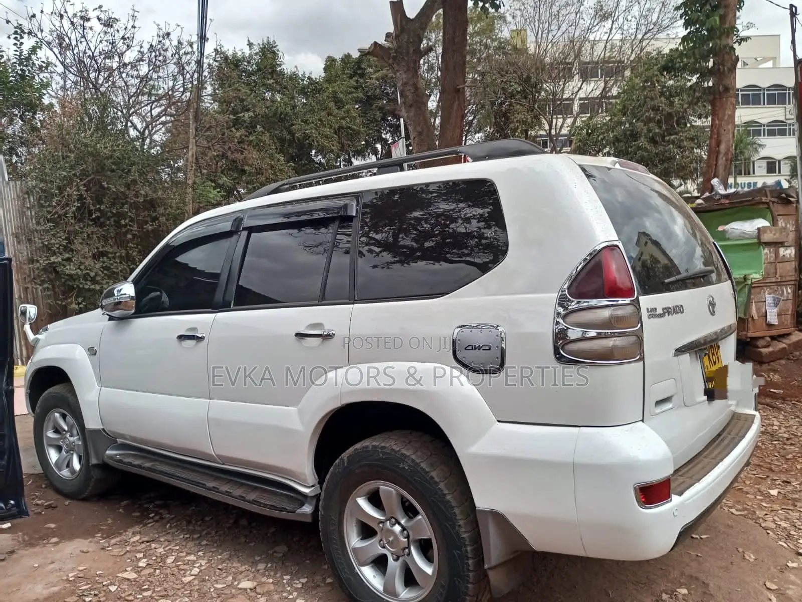 Toyota Land Cruiser Prado 2006 White