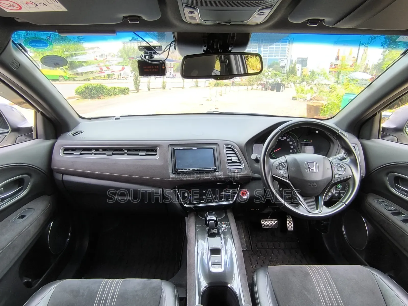 Honda Vezel 1.5 2WD 172 hp 2019 Pearl