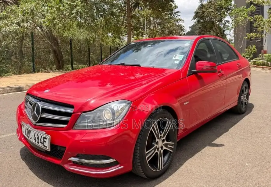Mercedes-Benz C180 2014 Red