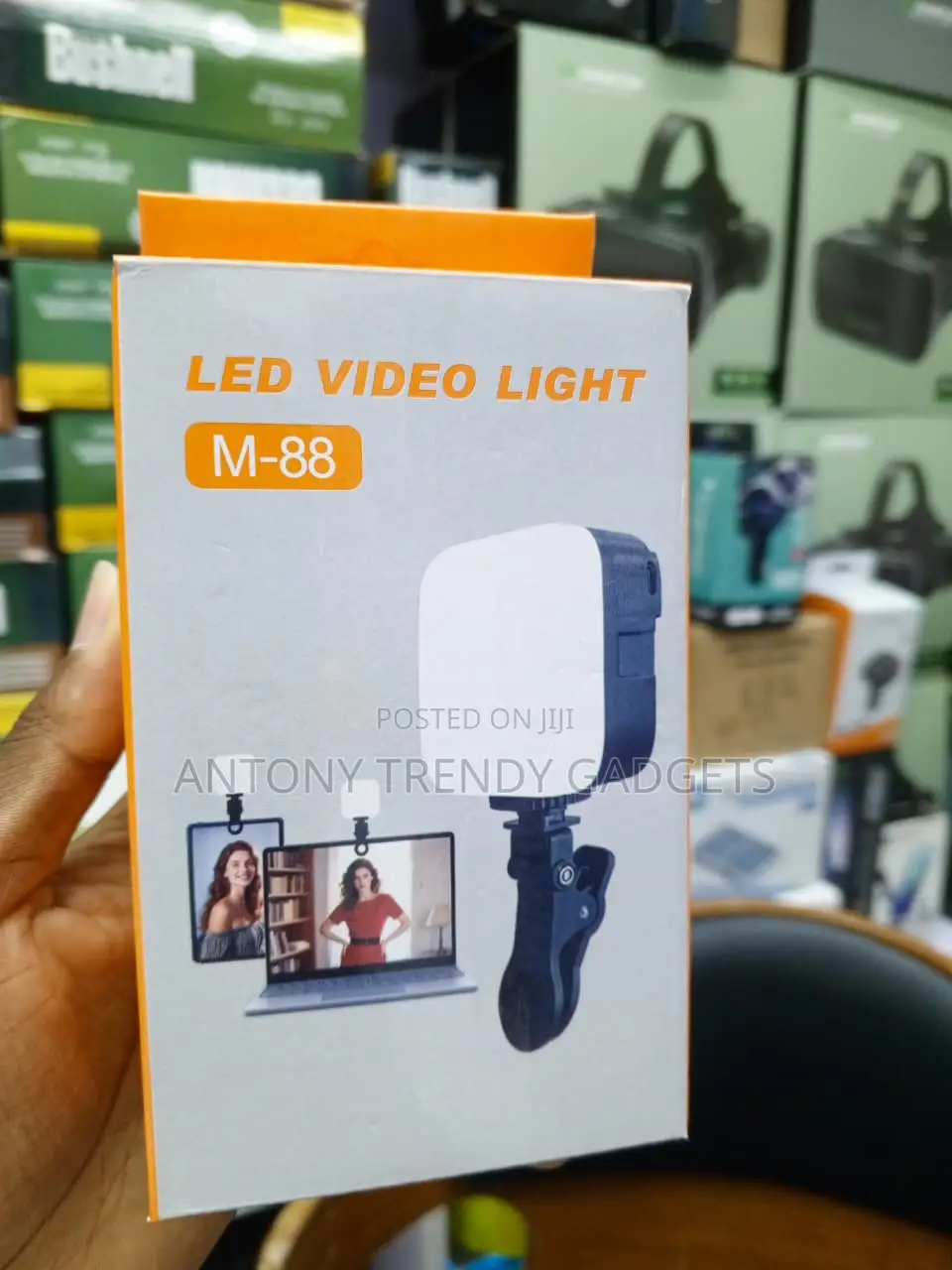 M-88 5W Clip-on Camera and Laptop Fill Light
