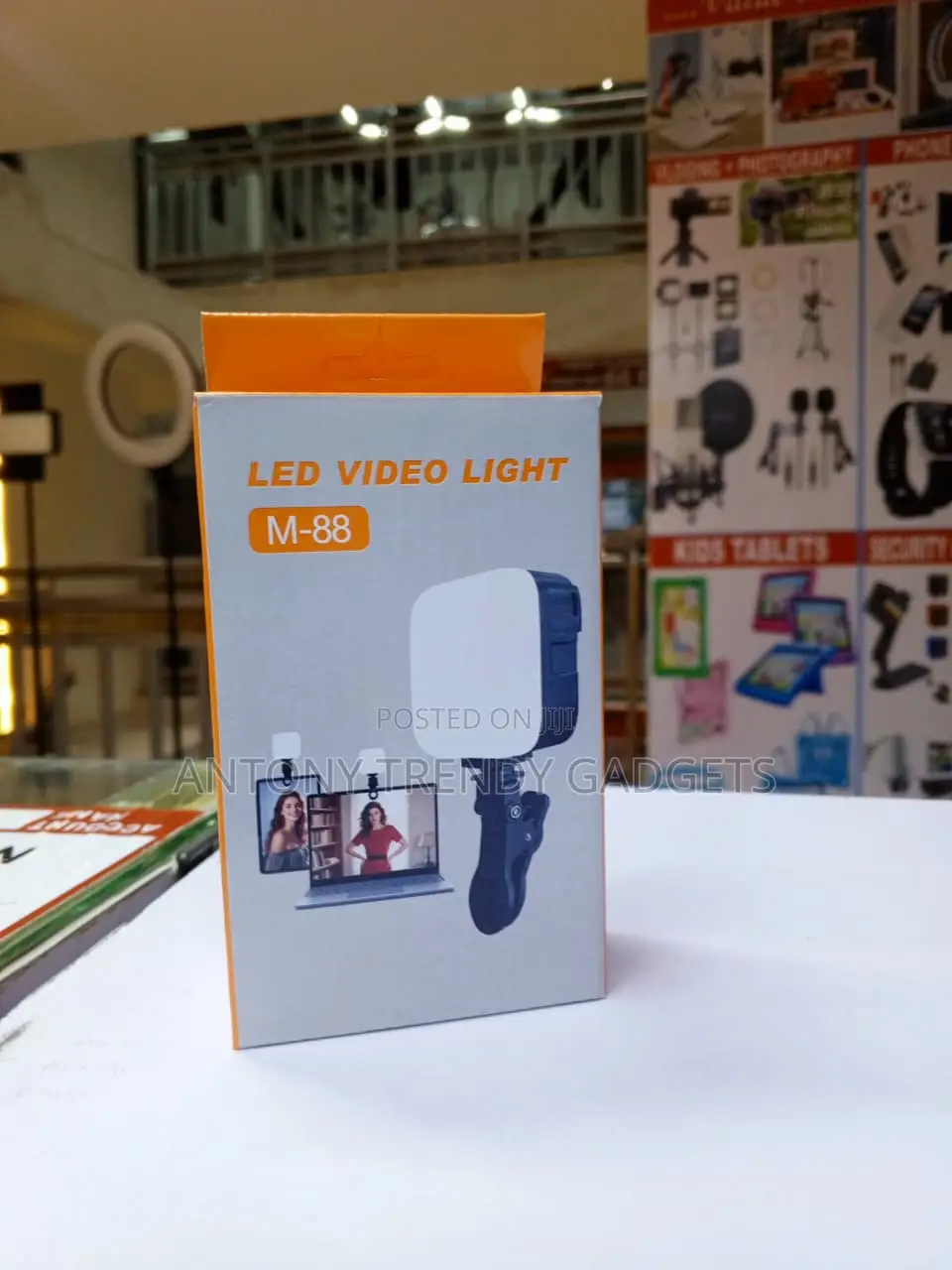 USB-C Rechargeable Phone Light for Vlogging and Video Calls