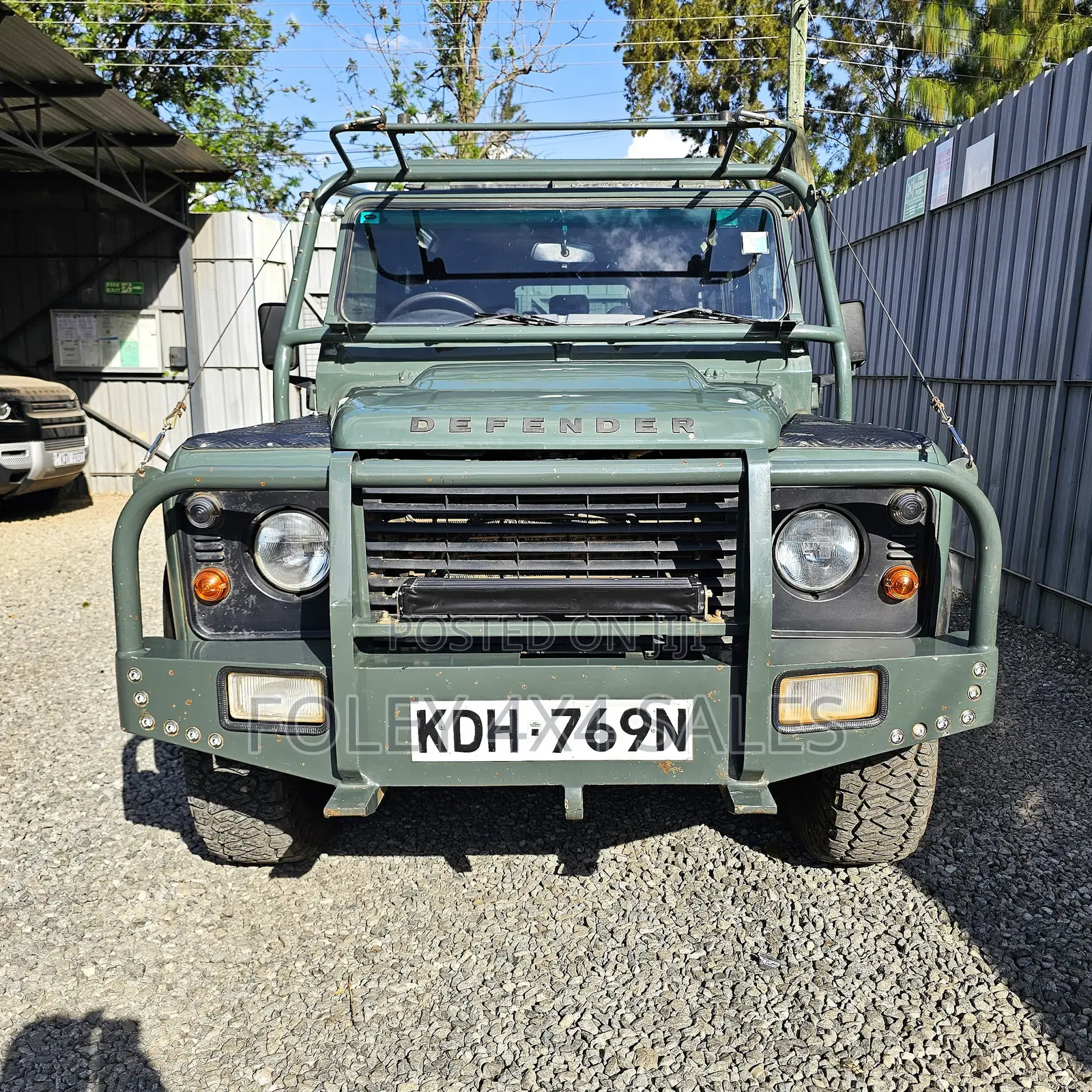 Land Rover Defender Puma 110 2.4 TD 2011 Green