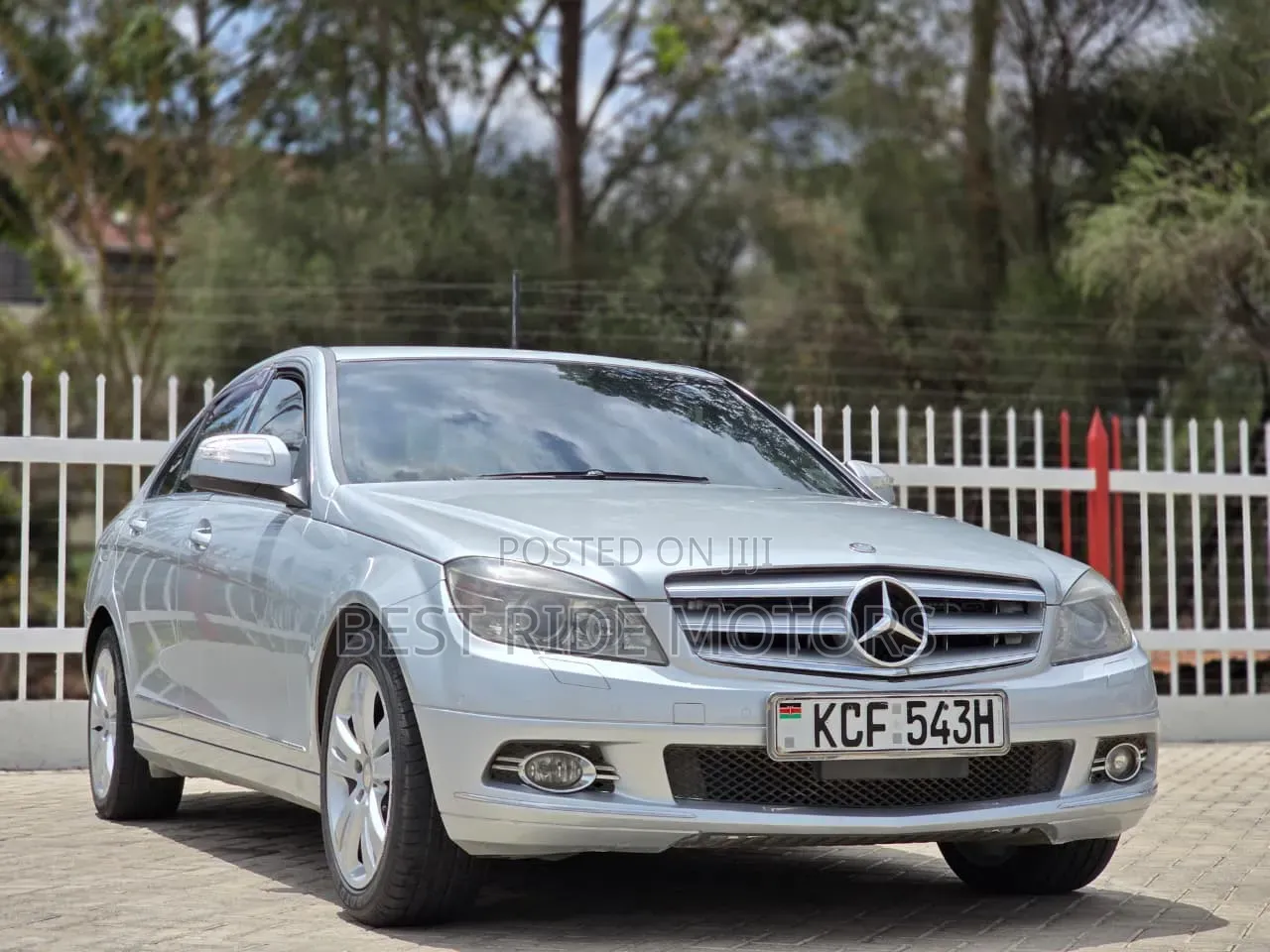 Mercedes-Benz C200 2011 Silver