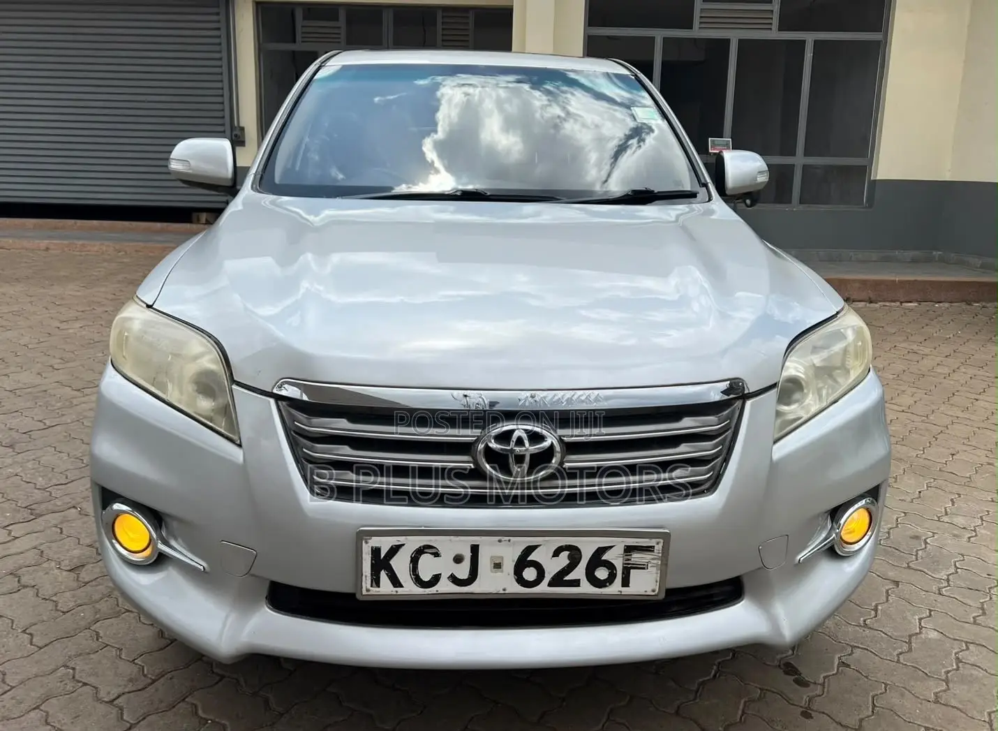 Toyota Vanguard 2010 Silver