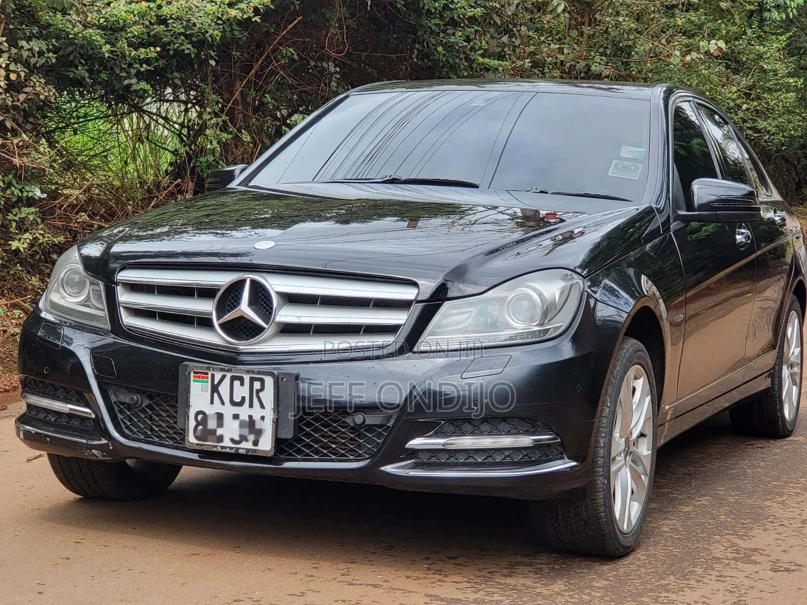 Mercedes-Benz C200 2011 Black