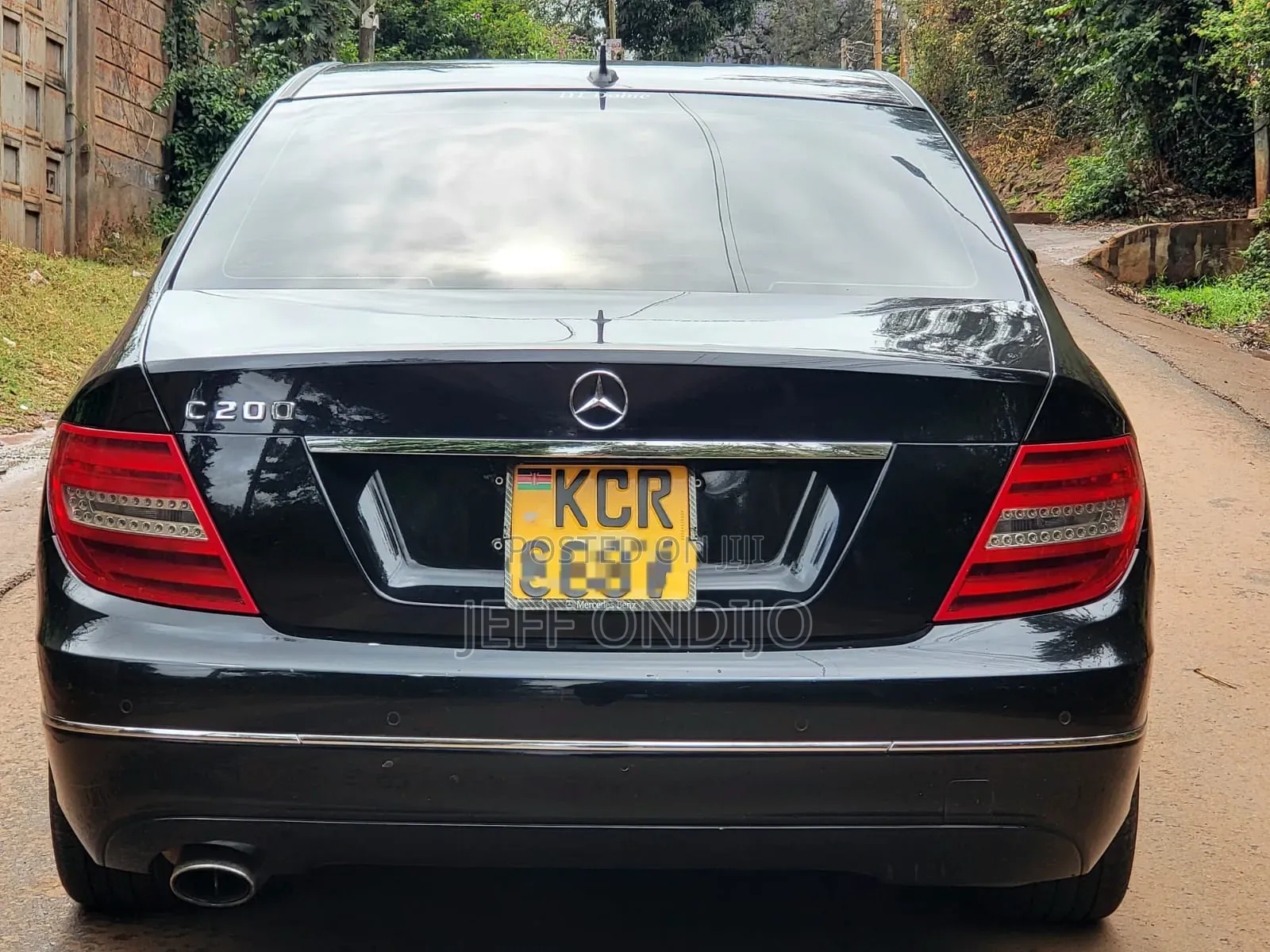 Mercedes-Benz C200 2011 Black