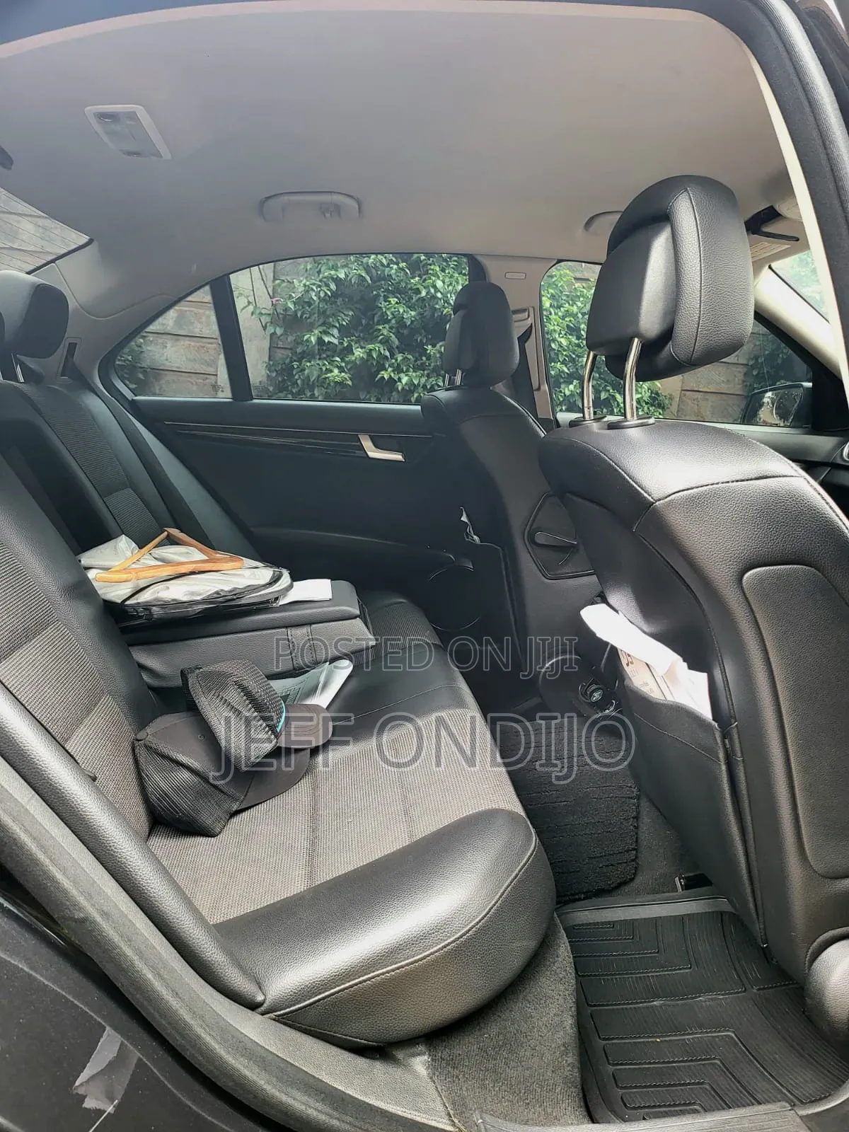 Mercedes-Benz C200 2011 Black