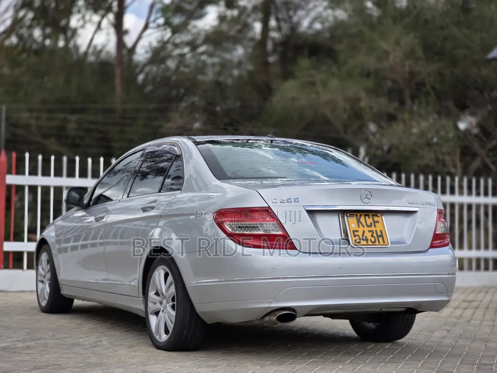Mercedes-Benz C200 2011 Silver