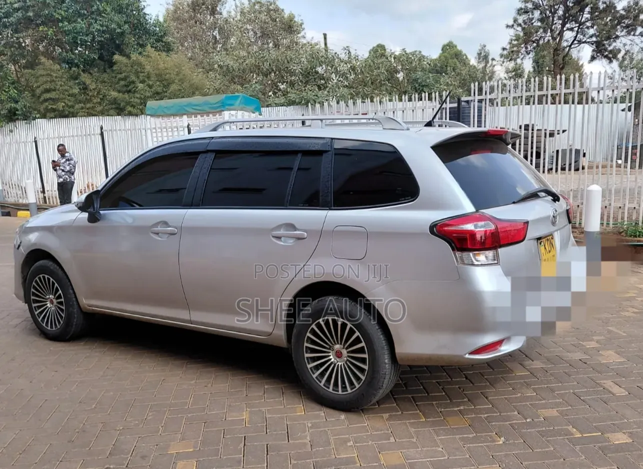 Toyota Corolla Fielder 1.5 Petrol FWD 2014 Silver
