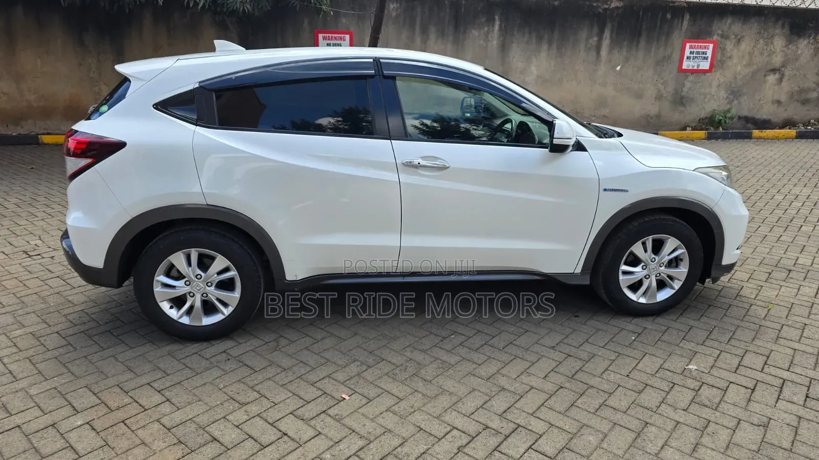 Honda Vezel 1.5 Hybrid 2WD 2016 White