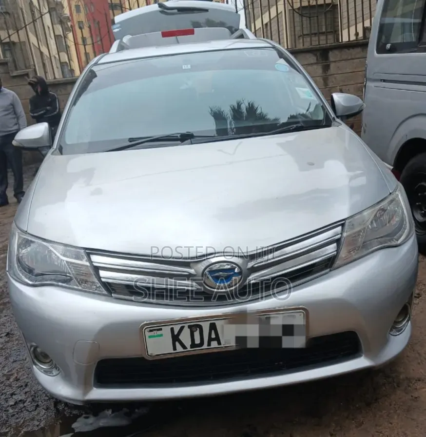Toyota Corolla Fielder 2014 Silver