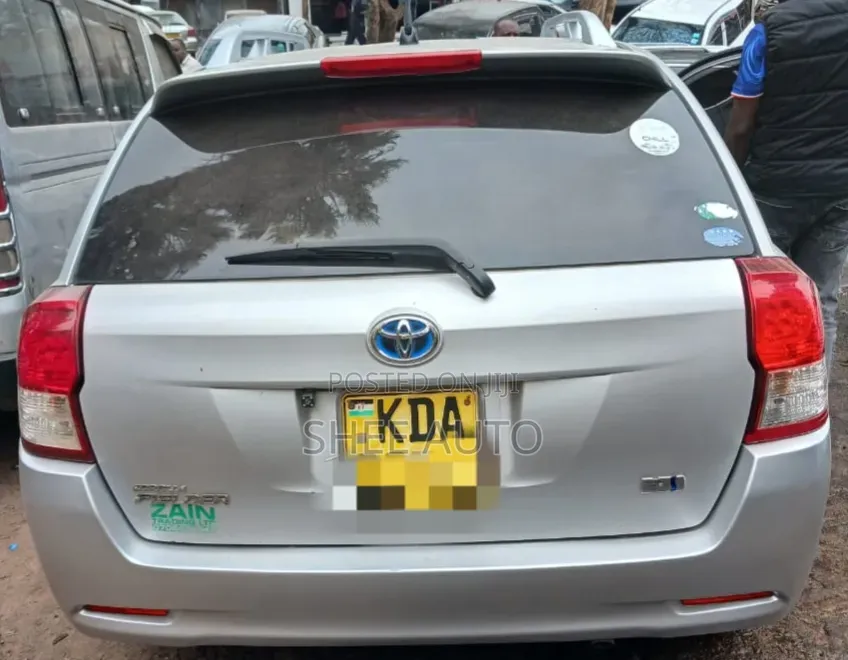 Toyota Corolla Fielder 2014 Silver