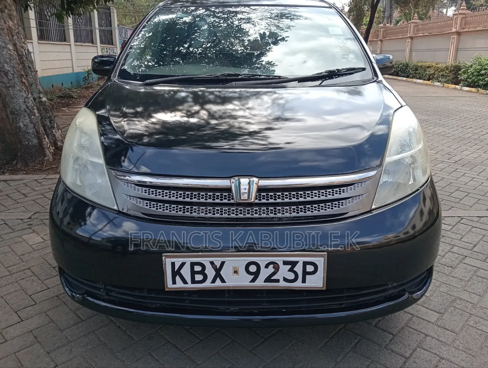 Toyota ISIS 1.8 L 2006 Black