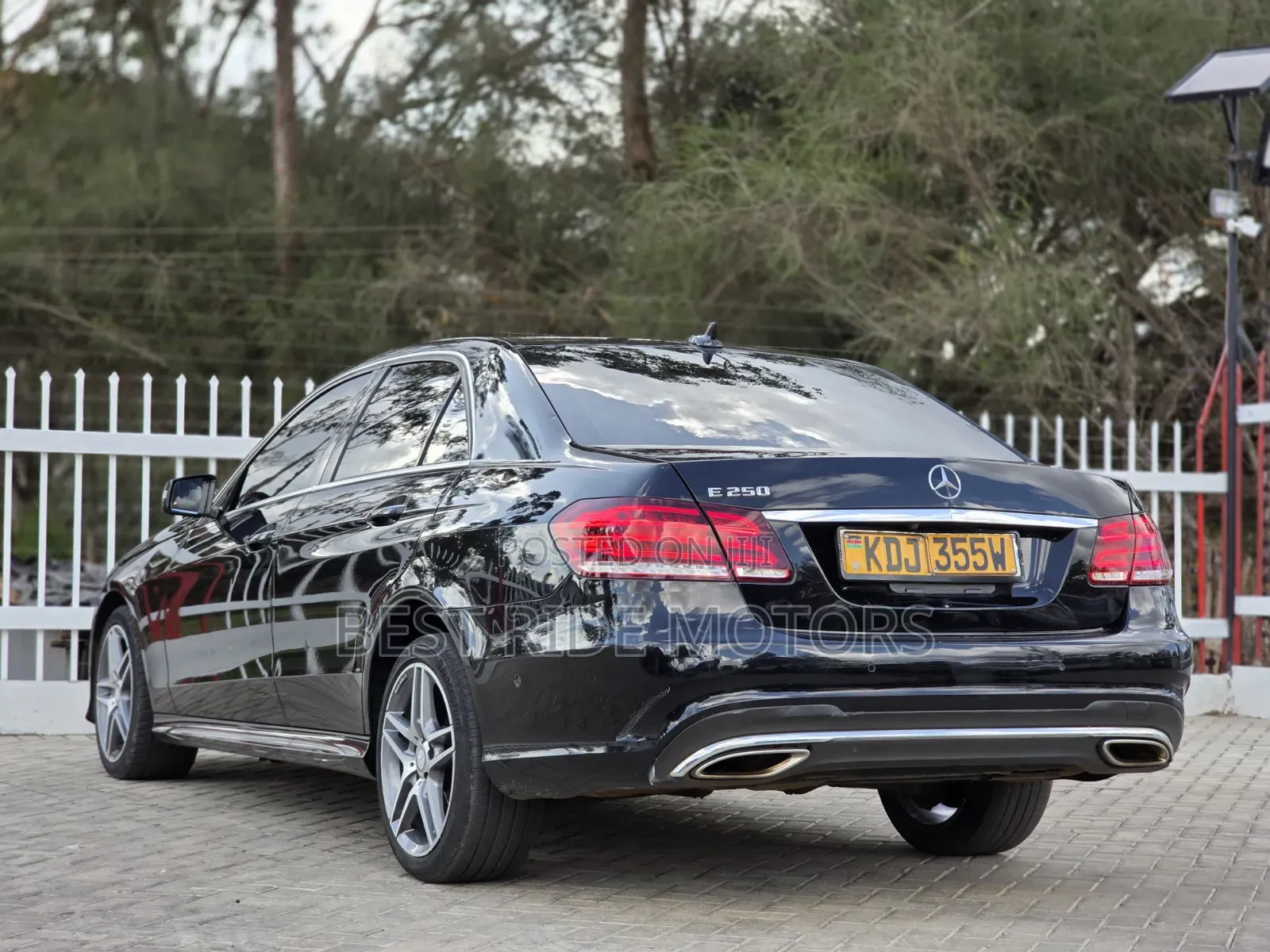 Mercedes-Benz E250 2016 Black