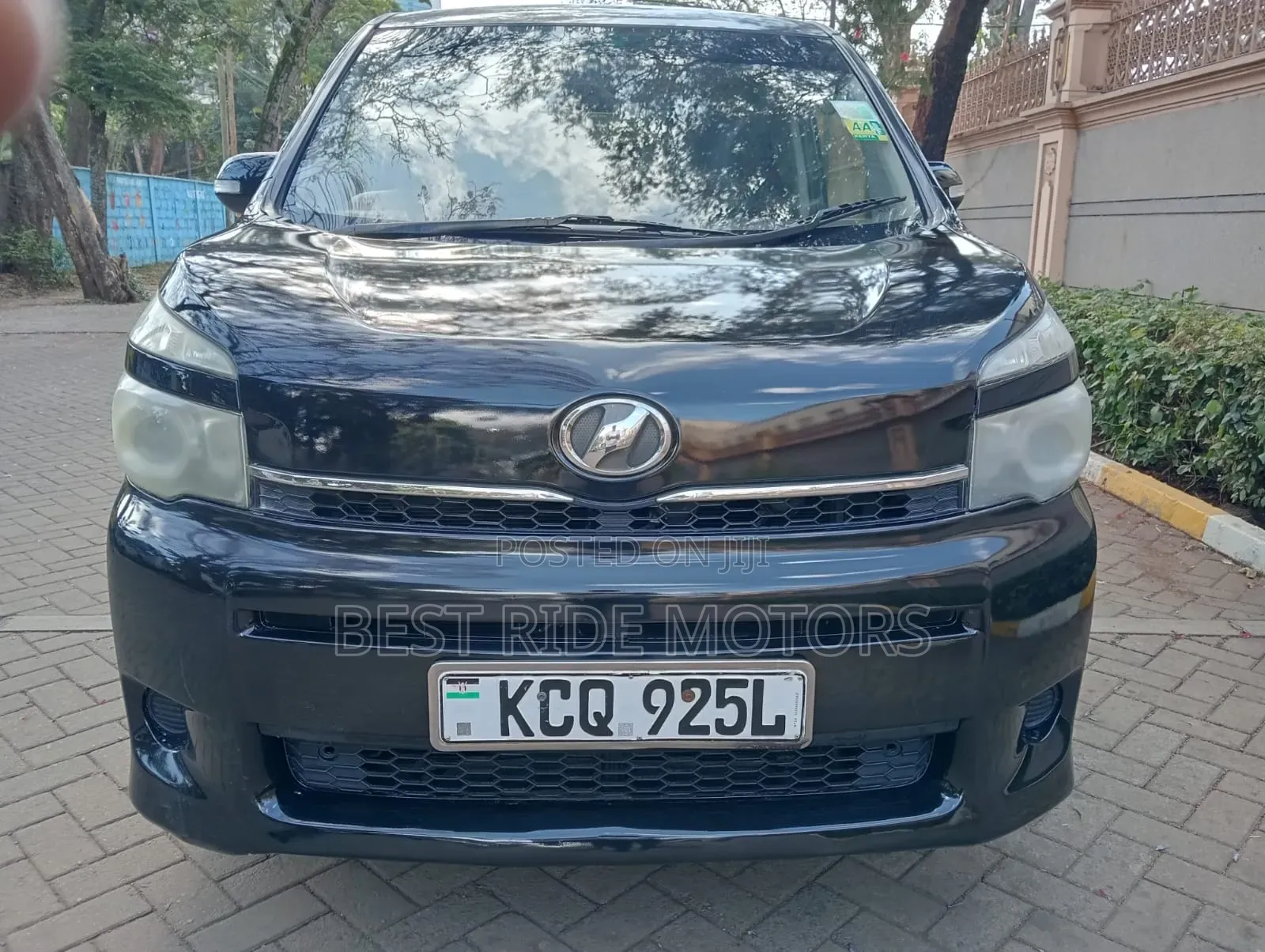 Toyota Voxy X 2WD 7-Seater 2012 Black