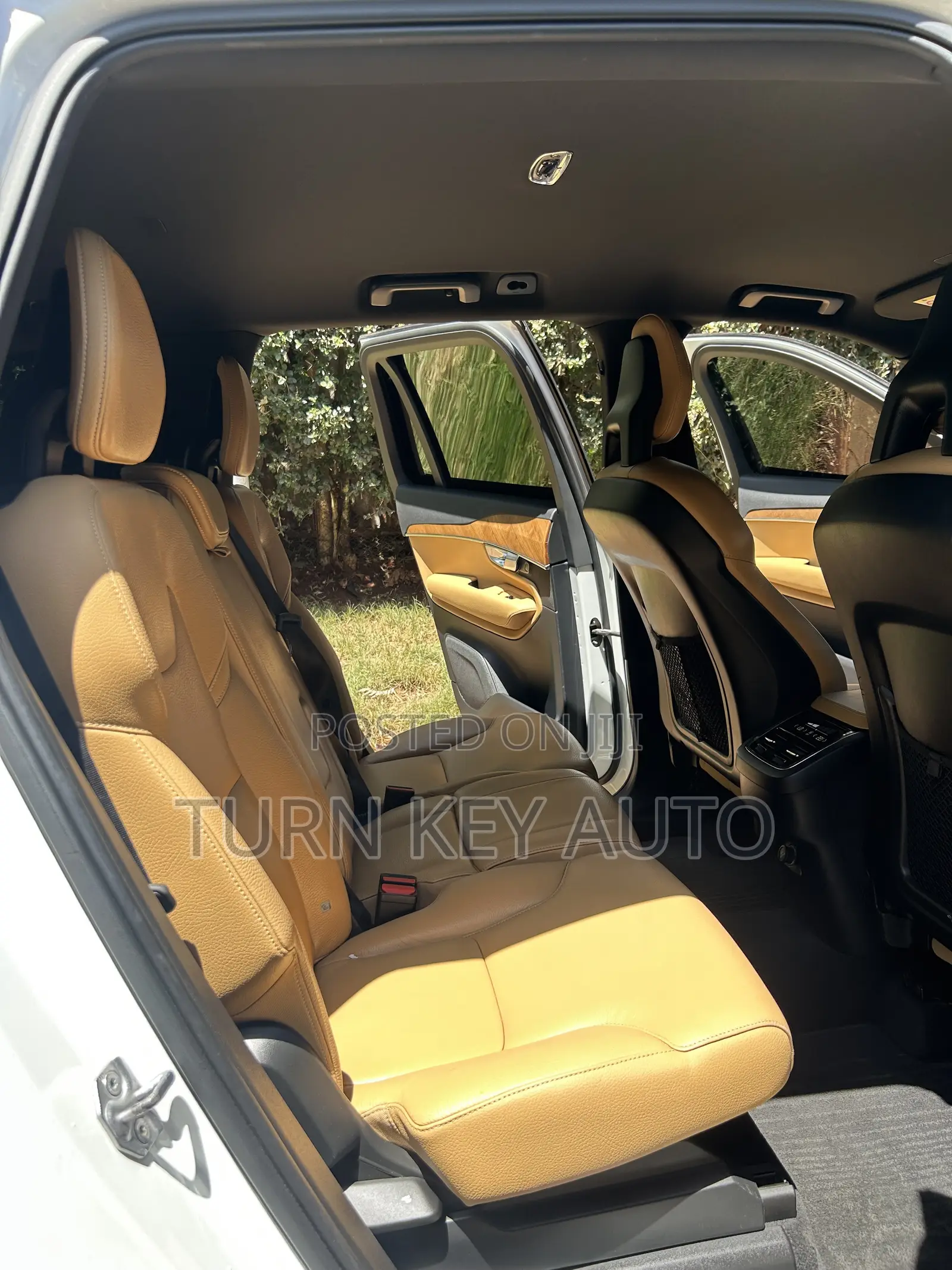 Volvo XC90 T5 Momentum AWD (2.0L 4cyl 8A) 2017 White
