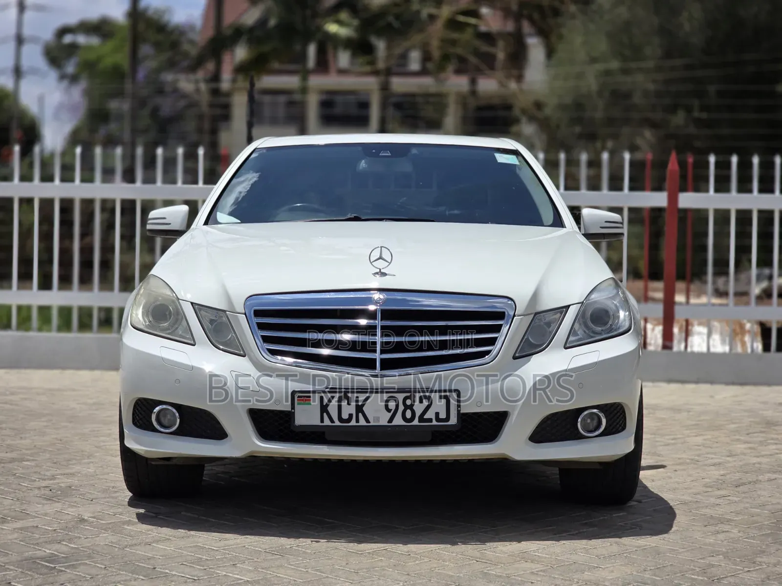 Mercedes-Benz E300 2011 White