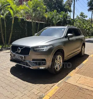 Volvo XC90 T5 Momentum AWD (2.0L 4cyl 8A) 2017 White