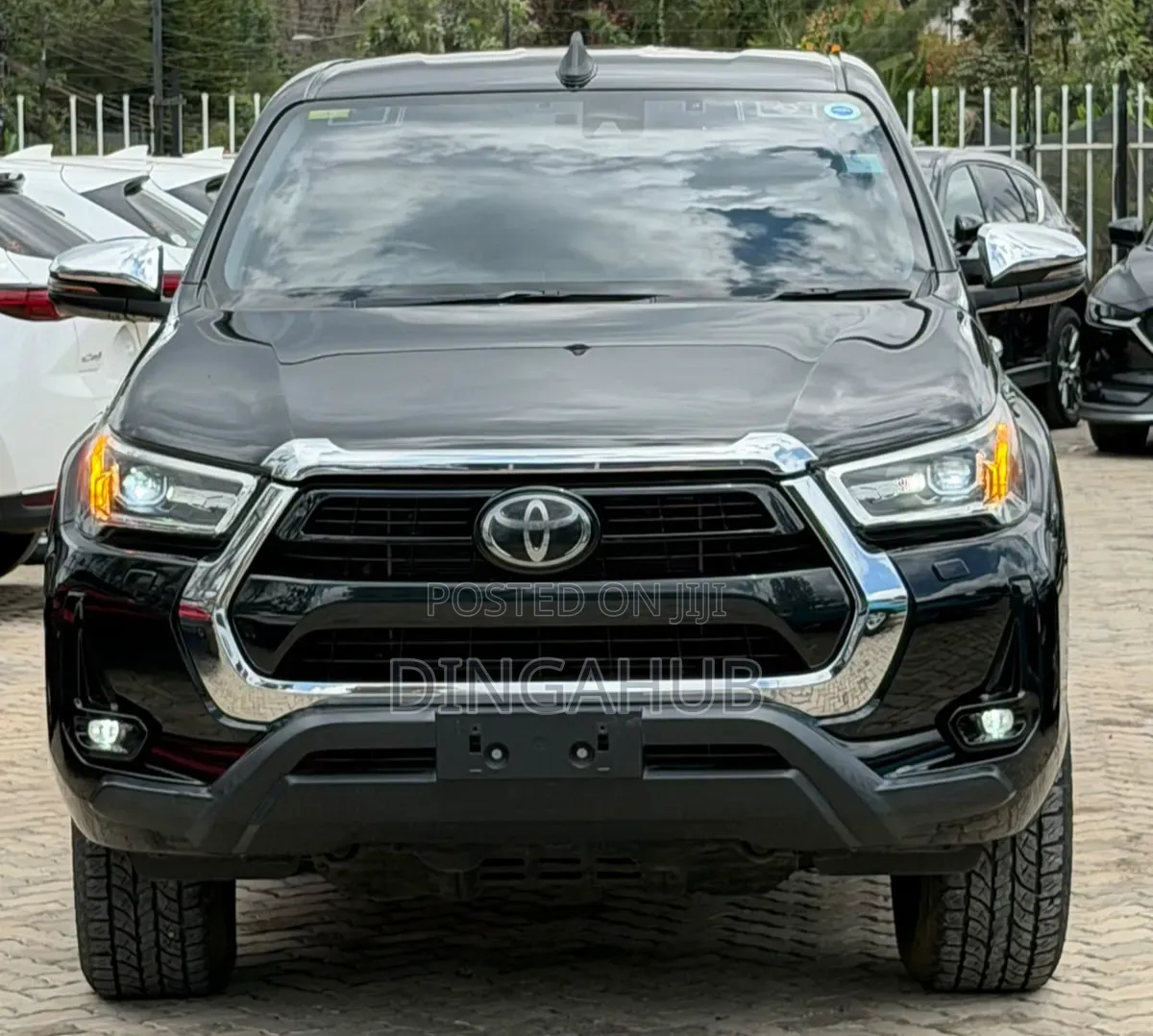 Toyota Hilux 2021 Black