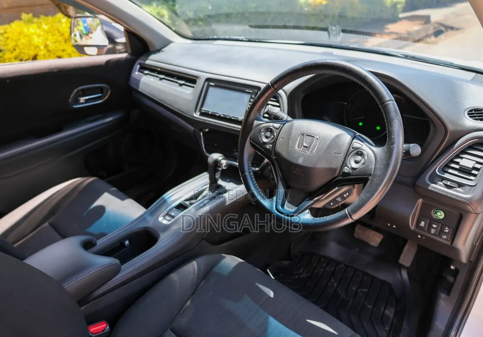 Honda Vezel 1.5 Hybrid 2WD 2018 White
