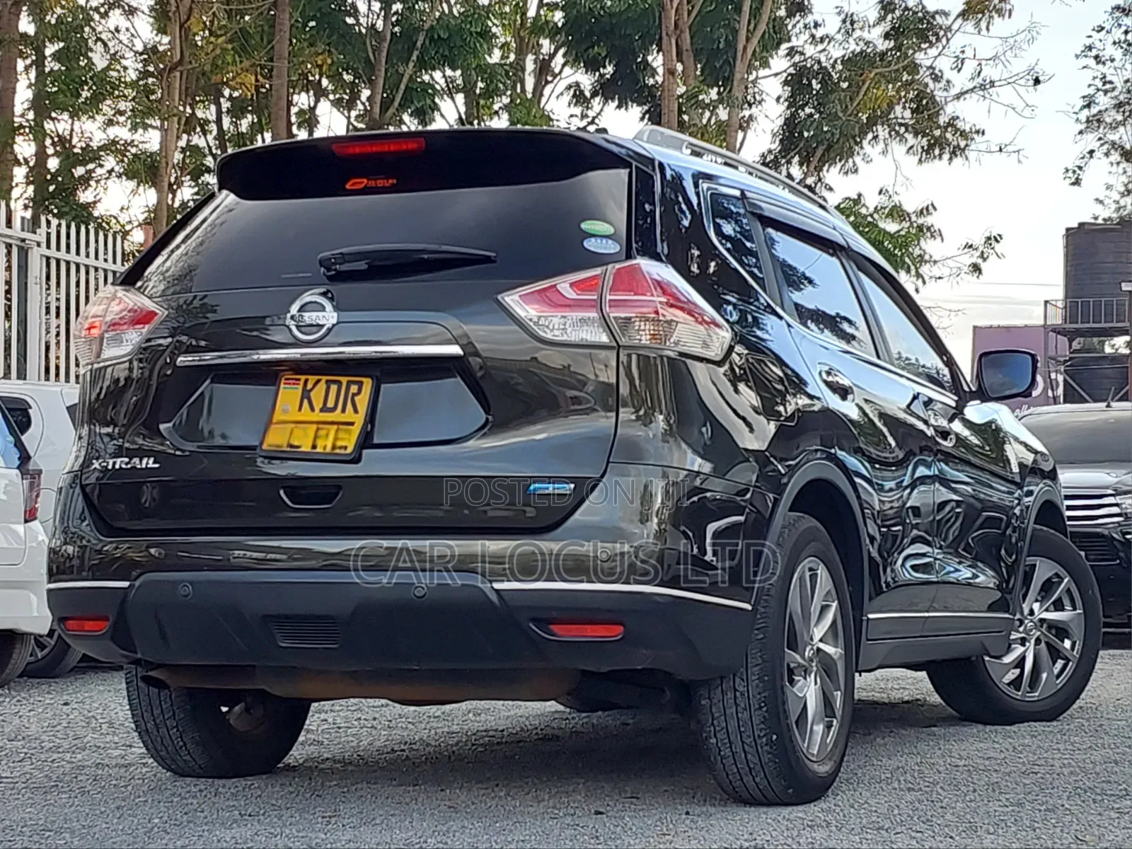 Nissan X-Trail 2.0 Petrol AWD 2017 Green