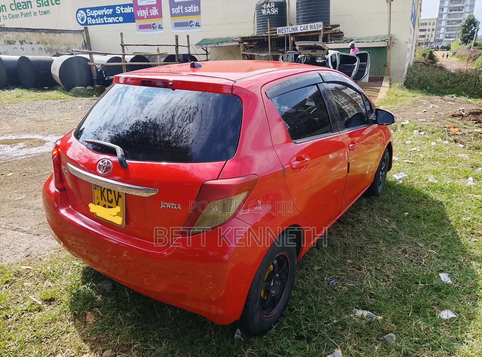 Toyota Vitz 1.3 AWD 5dr 2012 Red