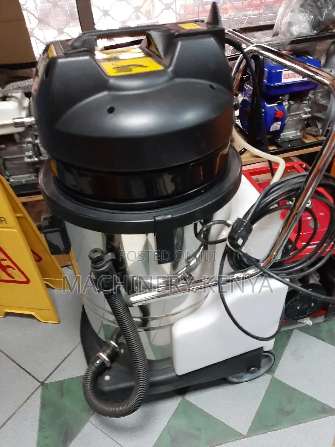 Commercial Carpet and Seats Cleaner