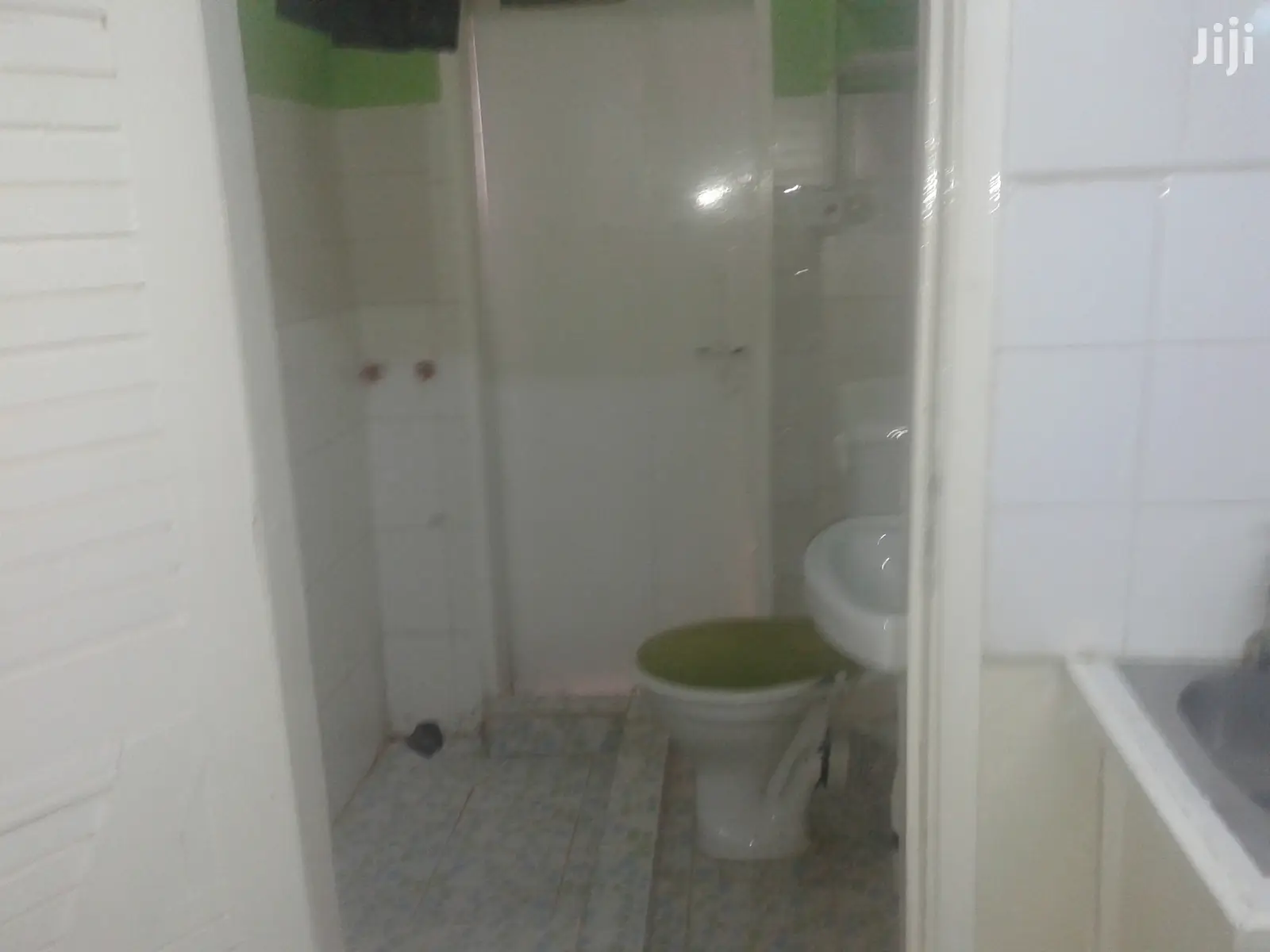 Clean Bedsitter in Kilimani for Rent