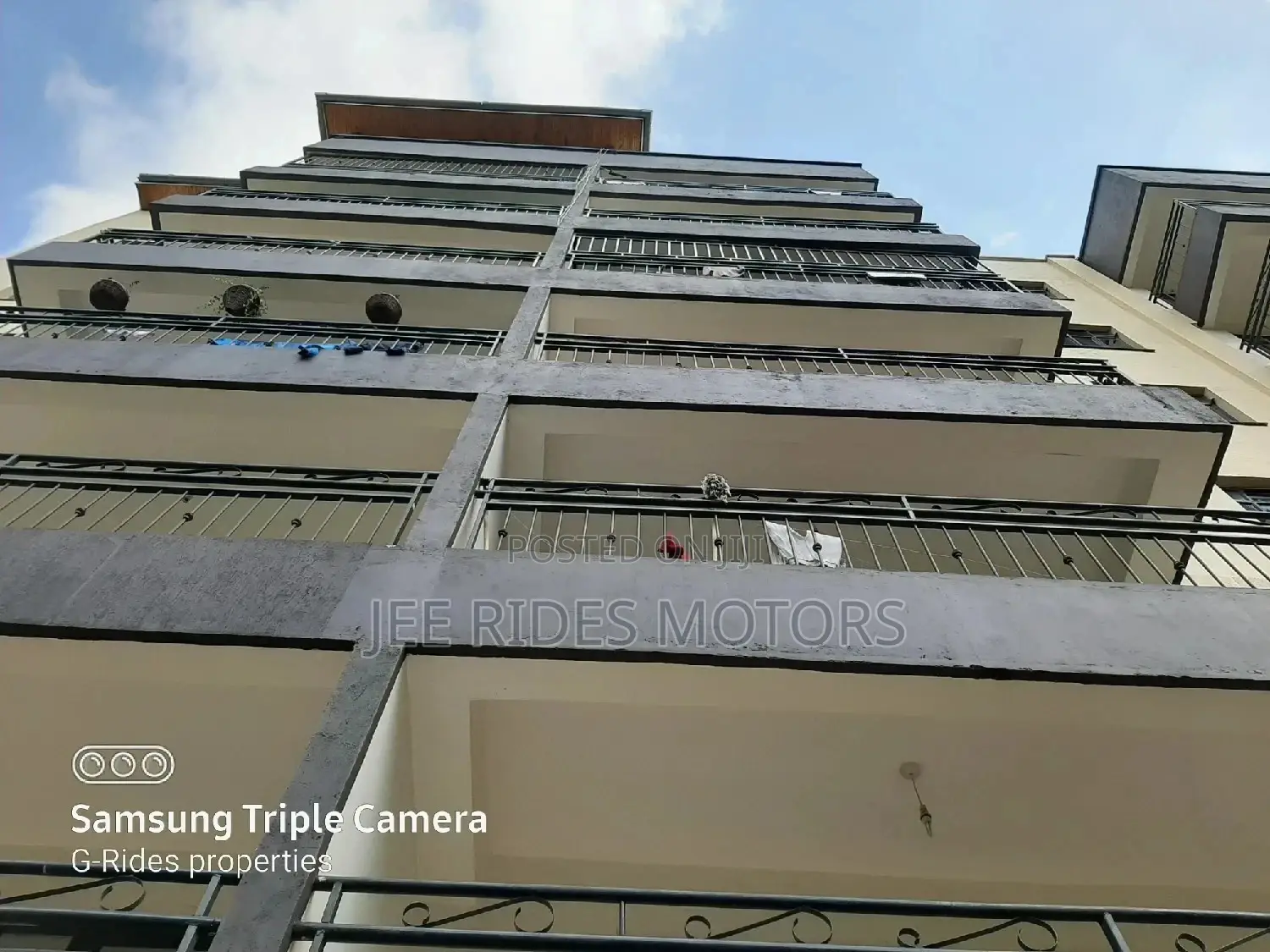 2 Bedrooms Apartment For Sale