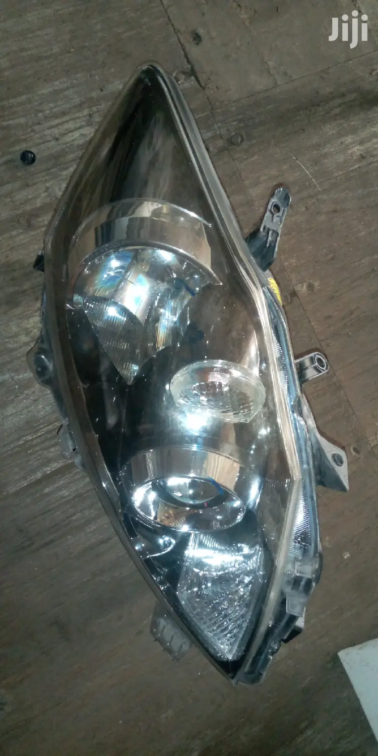 Ex Japan Headlight For Auris On Sale.