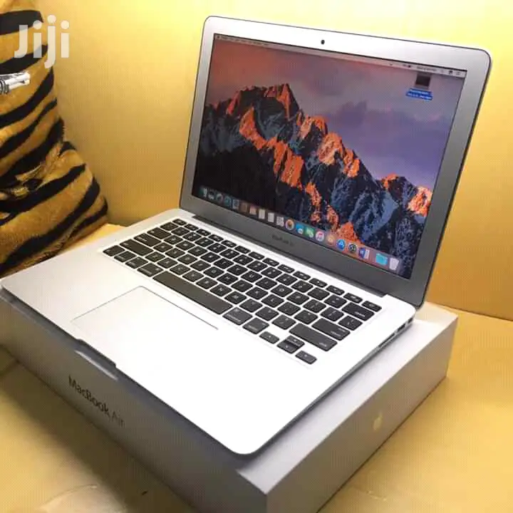 Laptop Apple MacBook Air 2015 8GB Intel Core i5 SSD 128GB
